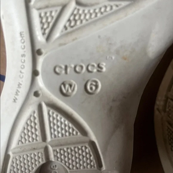 CROCS Women's Cream Sandals - Picture 3 of 5
